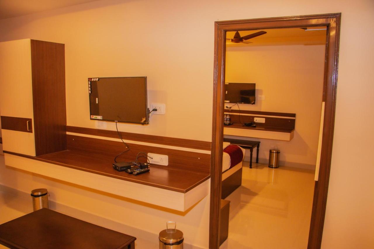 Hotel Mountview Comforts Tirupati Ngoại thất bức ảnh