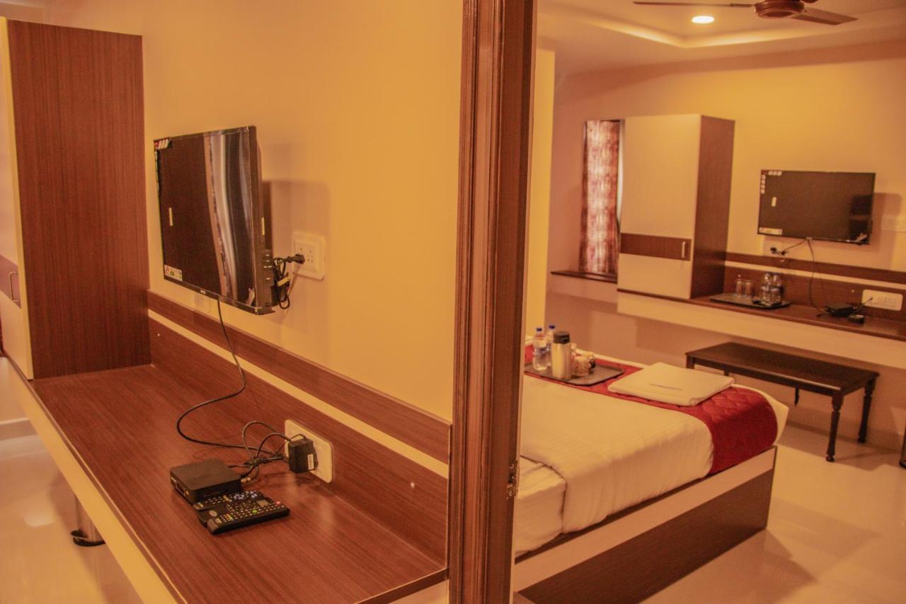 Hotel Mountview Comforts Tirupati Ngoại thất bức ảnh