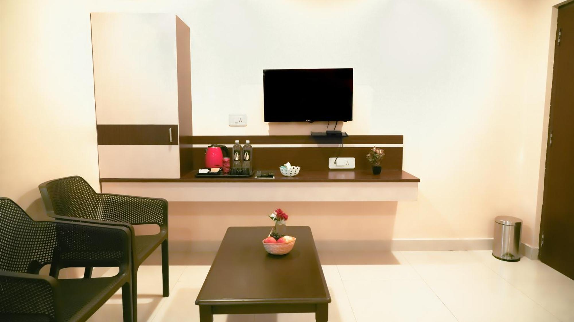 Hotel Mountview Comforts Tirupati Ngoại thất bức ảnh